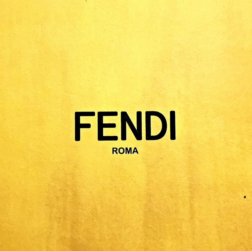Fendi Flats - Picture 2 of 5